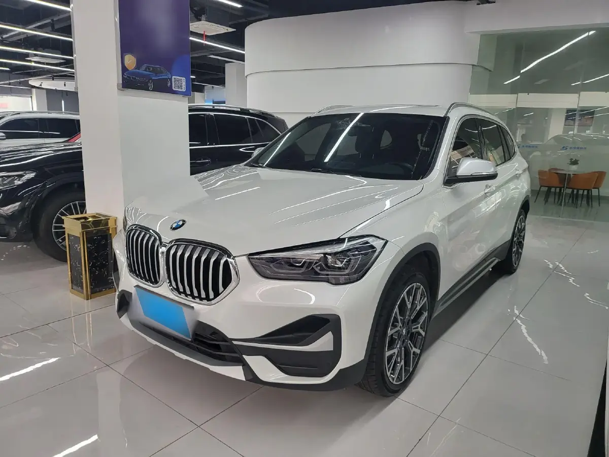 2022 BMW X1 2.0T 192HP L4 8AT