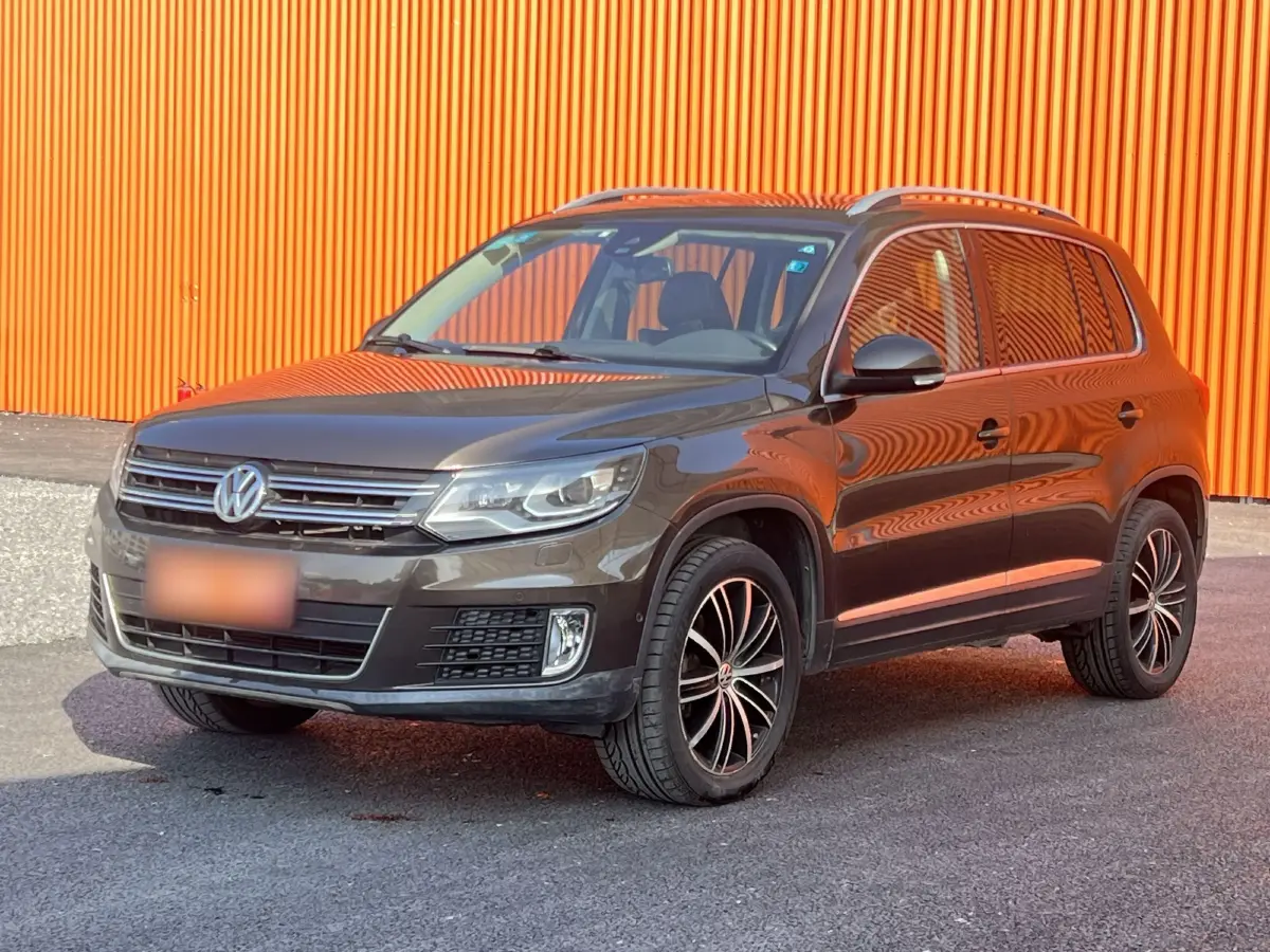 2015 Volkswagen Tiguan 2.0T 200HP L4 6AT