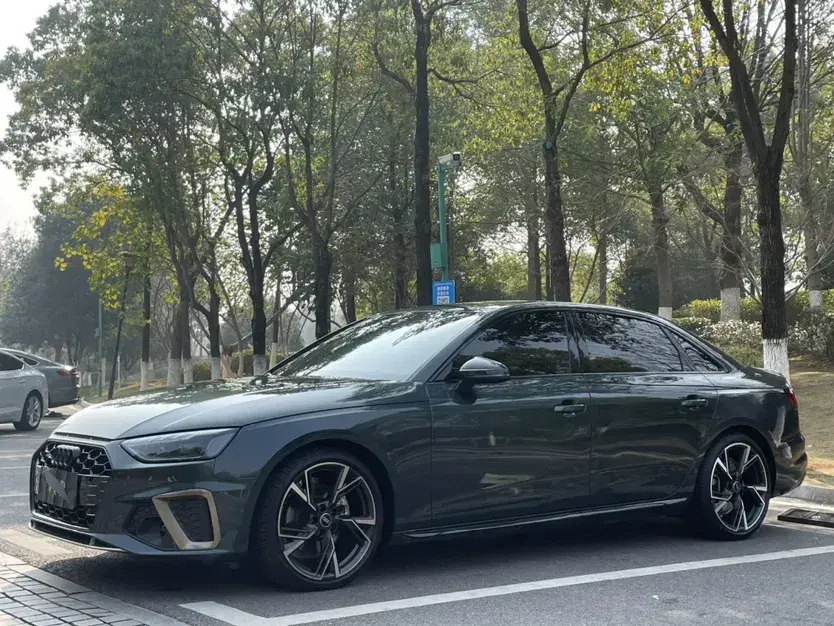 2024 Audi A4L 2.0T 190HP L4 7DCT