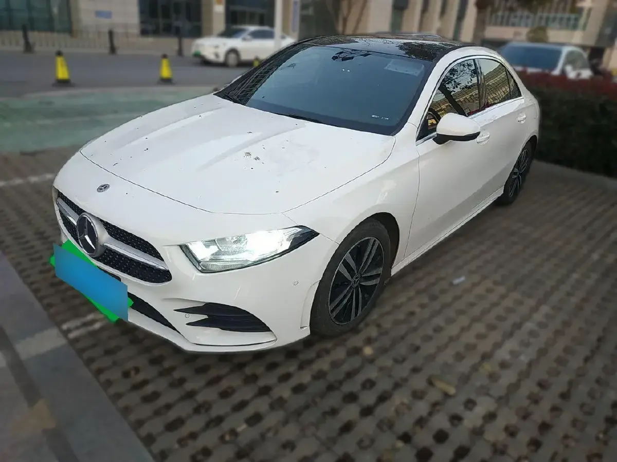 2019 Mercedes-Benz A Class 1.3T 136HP L4 7DCT