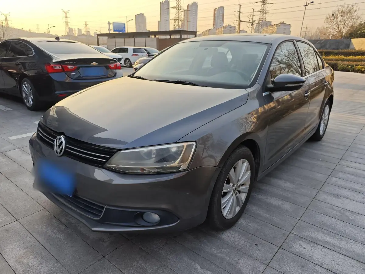 2014 Volkswagen Sagitar 1.6L 105HP L4 6AT