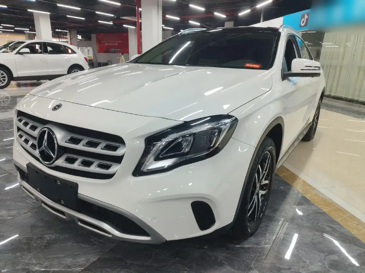 2017 Mercedes-Benz GLA Class 1.6T 156HP L4 7DCT