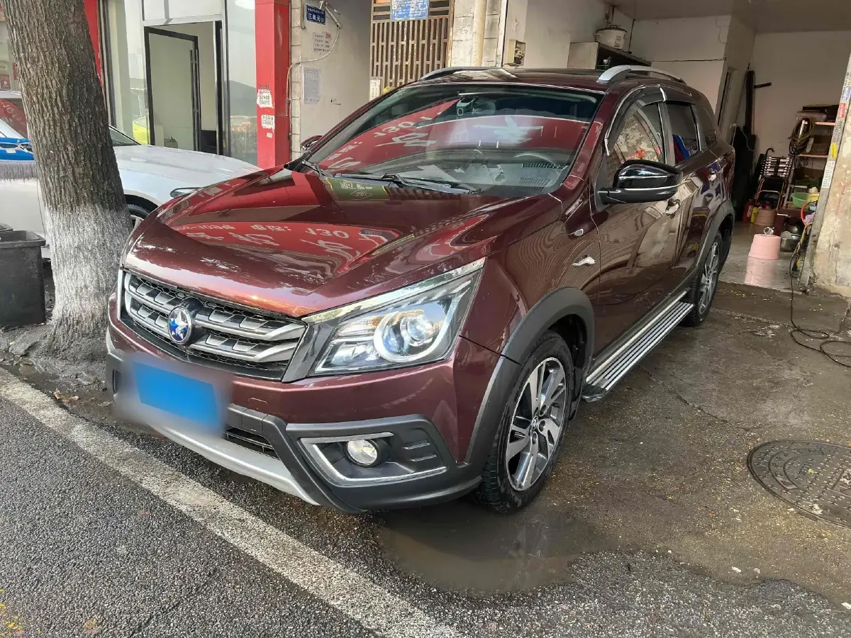 2016 Venucia T70X 2.0L 144HP L4 CVT