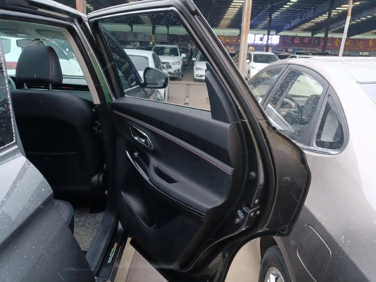 2020 ChangAn Oshan X7 1.5T 178HP L4 7DCT,autocango,china used car exporter,china ev exporter,chinese used car exporter,chinese used ev exporter