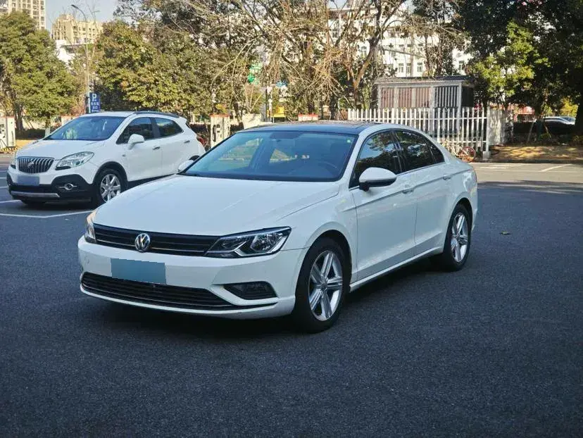 2015 Volkswagen Lamando 1.4T 150HP L4 7DCT