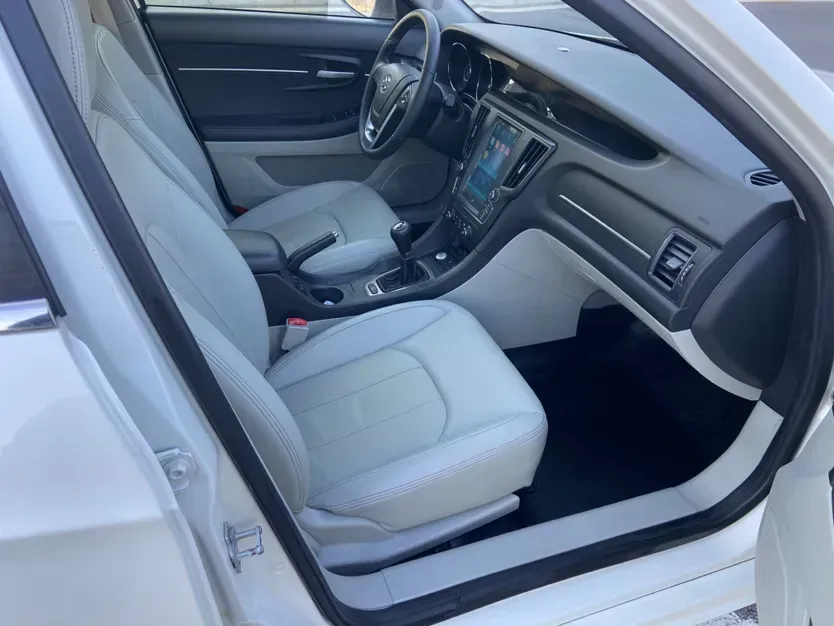 2016 BeiJing Auto Senova D50 1.5L 113HP L4 5MT,autocango,china used car exporter,china ev exporter,chinese used car exporter,chinese used ev exporter