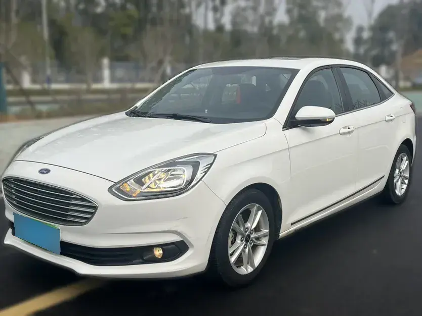 2019 Ford Escort 1.5L 122HP L3 6AT