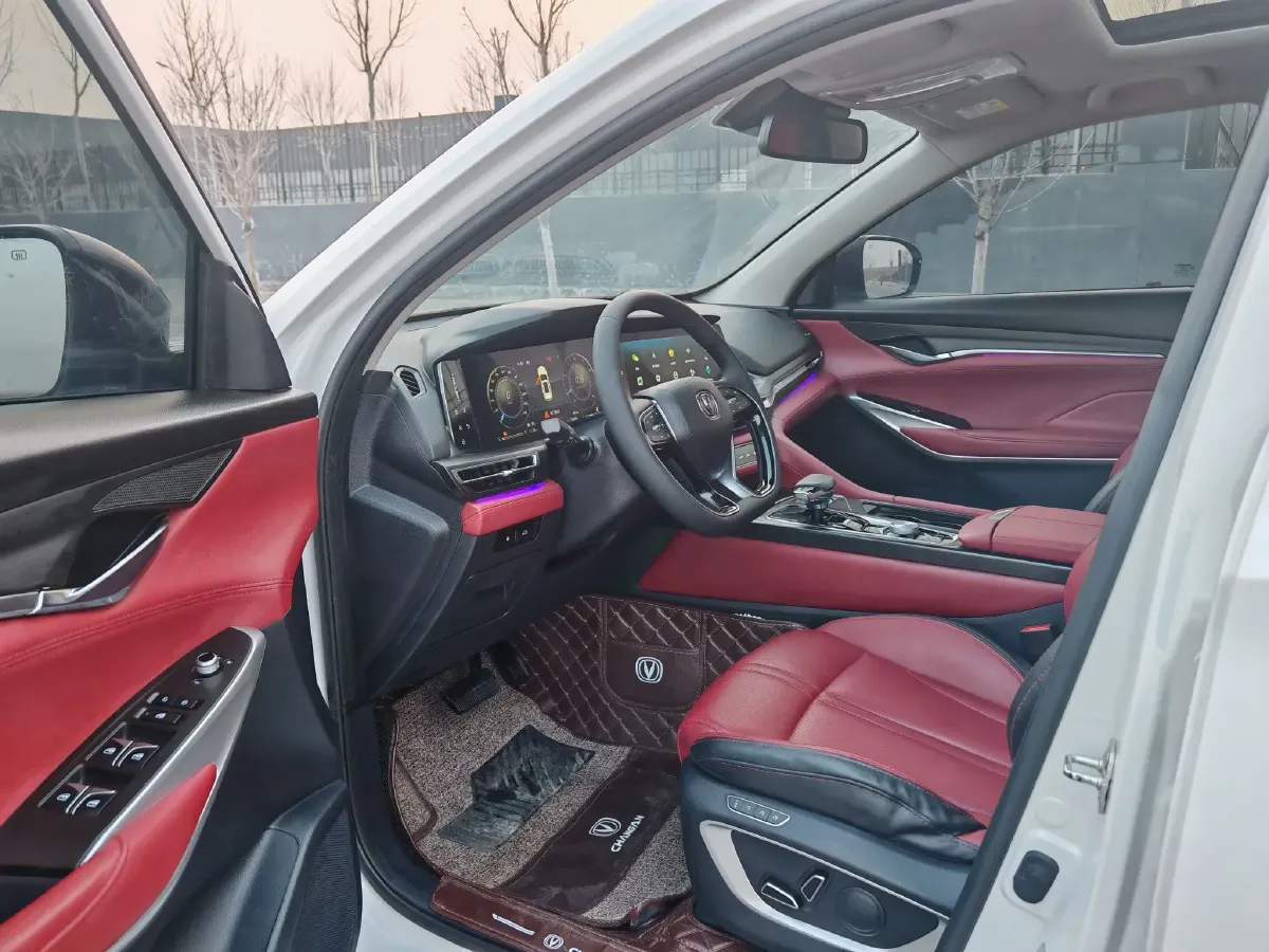 2021 ChangAn CS75 Plus 2.0T 233HP L4 8AT,autocango,china used car exporter,china ev exporter,chinese used car exporter,chinese used ev exporter