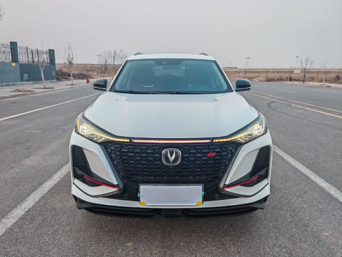 2021 ChangAn CS75 Plus 2.0T 233HP L4 8AT,autocango,china used car exporter,china ev exporter,chinese used car exporter,chinese used ev exporter