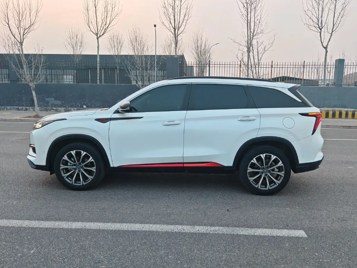 2021 ChangAn CS75 Plus 2.0T 233HP L4 8AT,autocango,china used car exporter,china ev exporter,chinese used car exporter,chinese used ev exporter