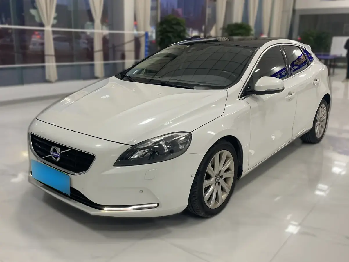 2015 Volvo V40 1.6T 180HP L4 6DCT