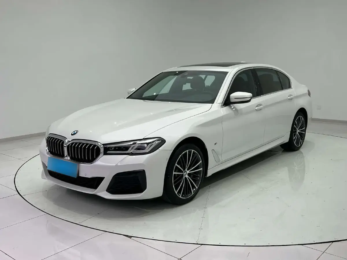 2022 BMW 5 Series 2.0T 252HP L4 8AT