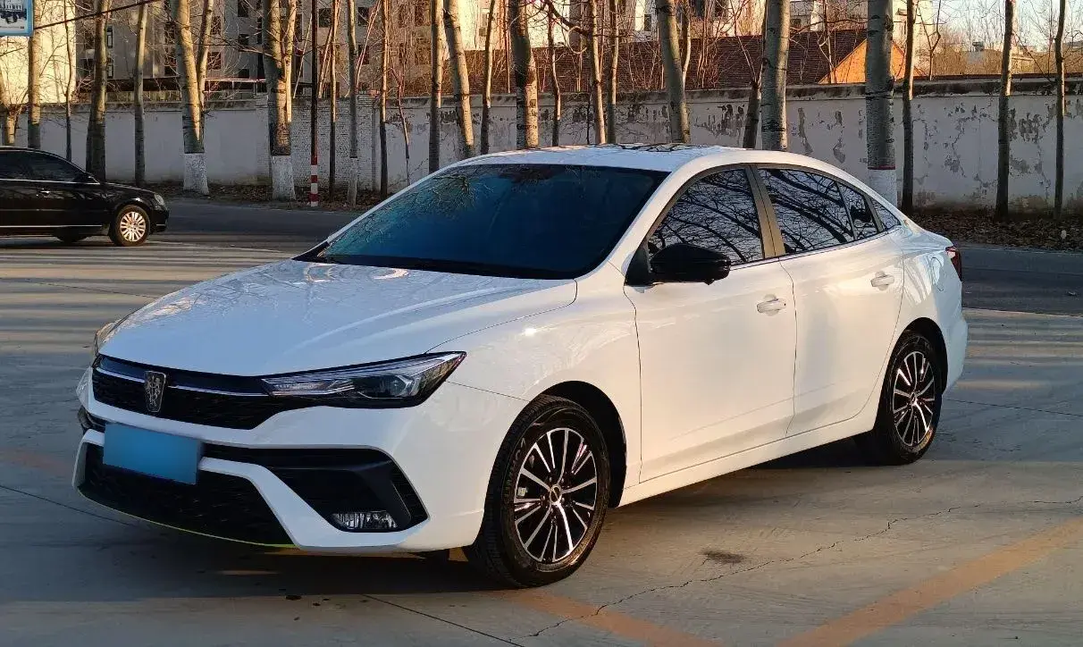 2021 Roewe i5 1.5L 120HP L4 CVT