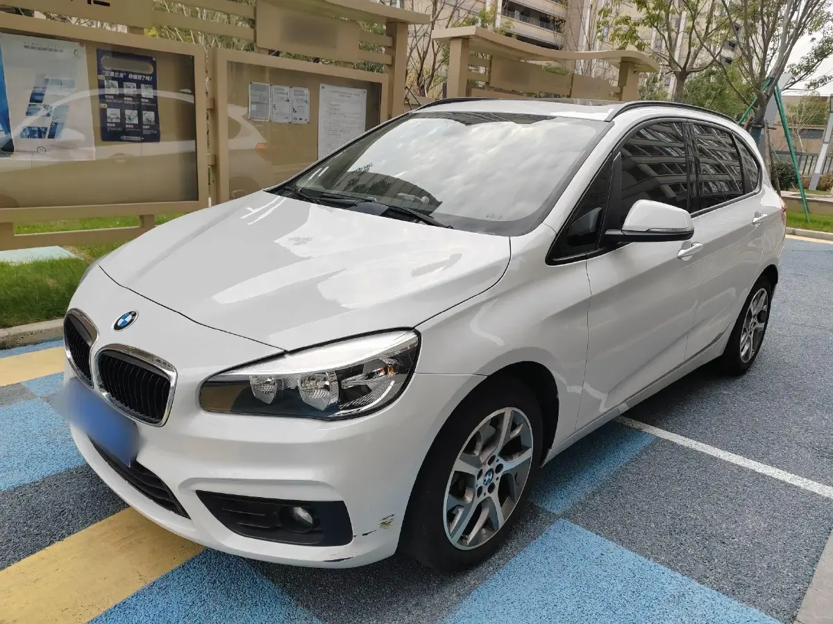 2015 BMW 2 Series Wagon 1.5T 136HP L3 6AT