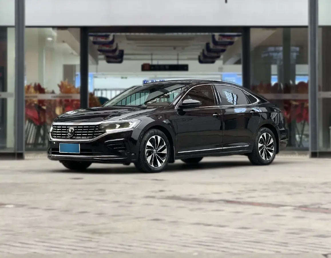 2022 Volkswagen Passat 2.0T 186HP L4 7DCT