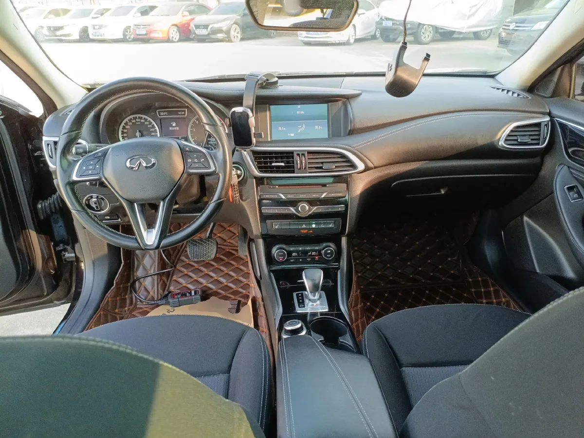 2017 Infiniti QX30 1.6T 156HP L4 7DCT,autocango,china used car exporter,china ev exporter,chinese used car exporter,chinese used ev exporter