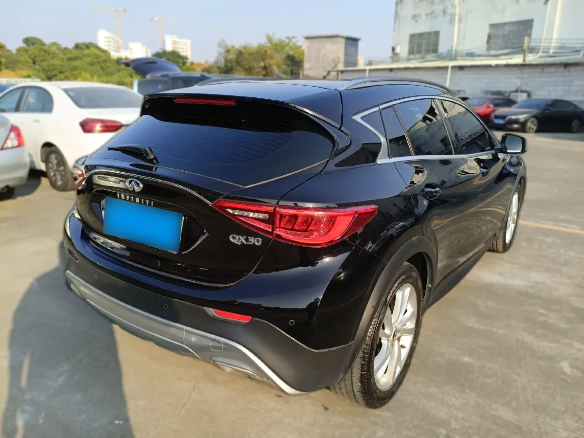 2017 Infiniti QX30 1.6T 156HP L4 7DCT,autocango,china used car exporter,china ev exporter,chinese used car exporter,chinese used ev exporter