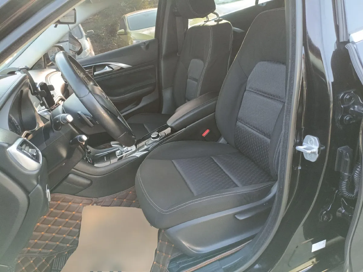 2017 Infiniti QX30 1.6T 156HP L4 7DCT,autocango,china used car exporter,china ev exporter,chinese used car exporter,chinese used ev exporter