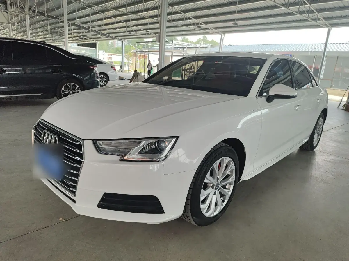 2017 Audi A4L 2.0T 190HP L4 7DCT