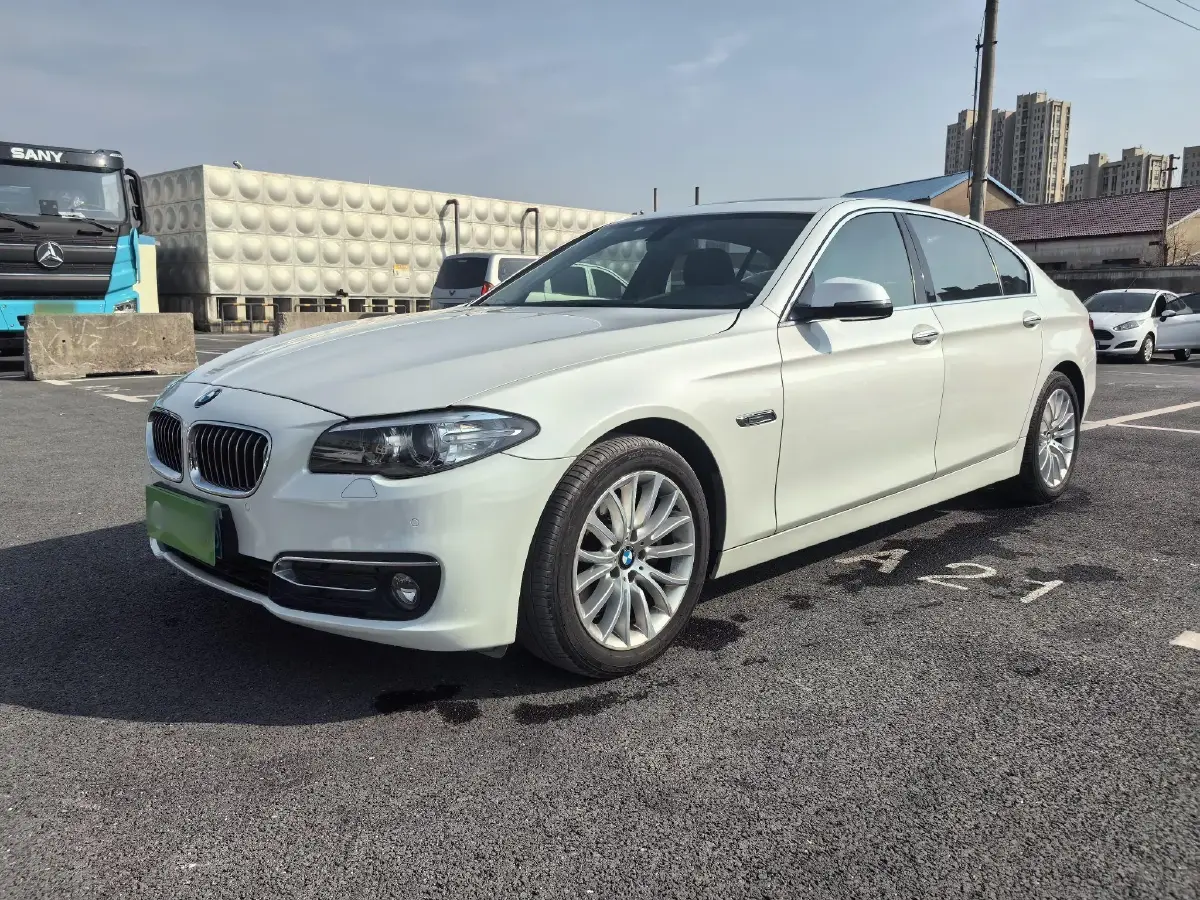 2014 BMW 5 Series 2.0T 218HP L4 8AT