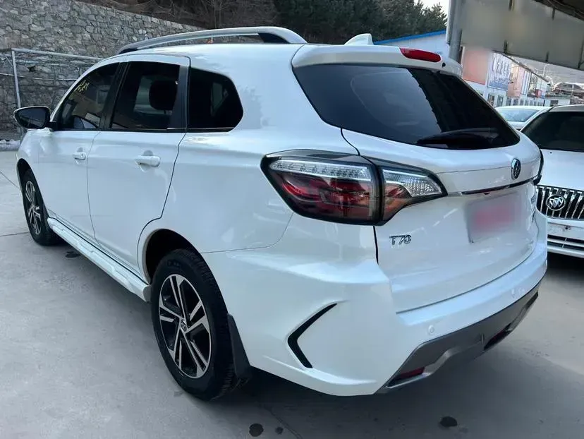 2018 Venucia T70 2.0L 144HP L4 CVT,autocango,china used car exporter,china ev exporter,chinese used car exporter,chinese used ev exporter