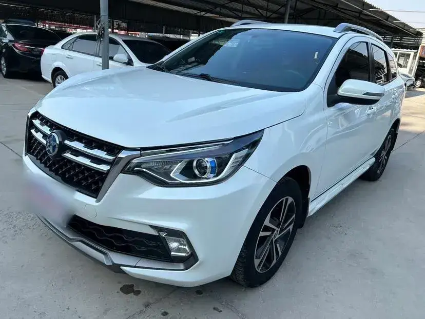 2018 Venucia T70 2.0L 144HP L4 CVT