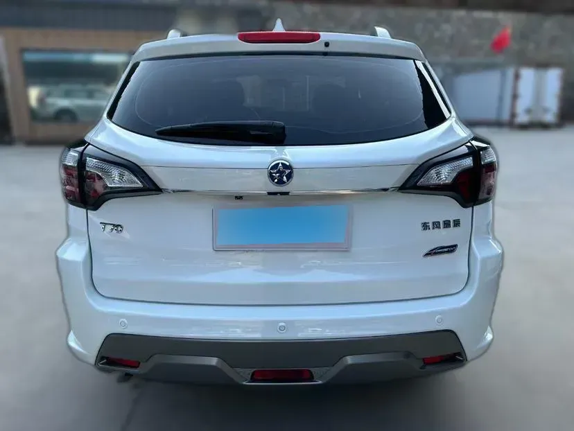 2018 Venucia T70 2.0L 144HP L4 CVT,autocango,china used car exporter,china ev exporter,chinese used car exporter,chinese used ev exporter