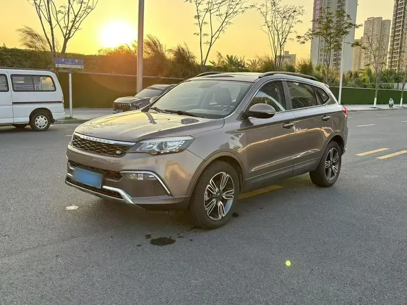 2017 Leopaard CS10 2.0T 177HP L4 6DCT,autocango,china used car exporter,china ev exporter,chinese used car exporter,chinese used ev exporter