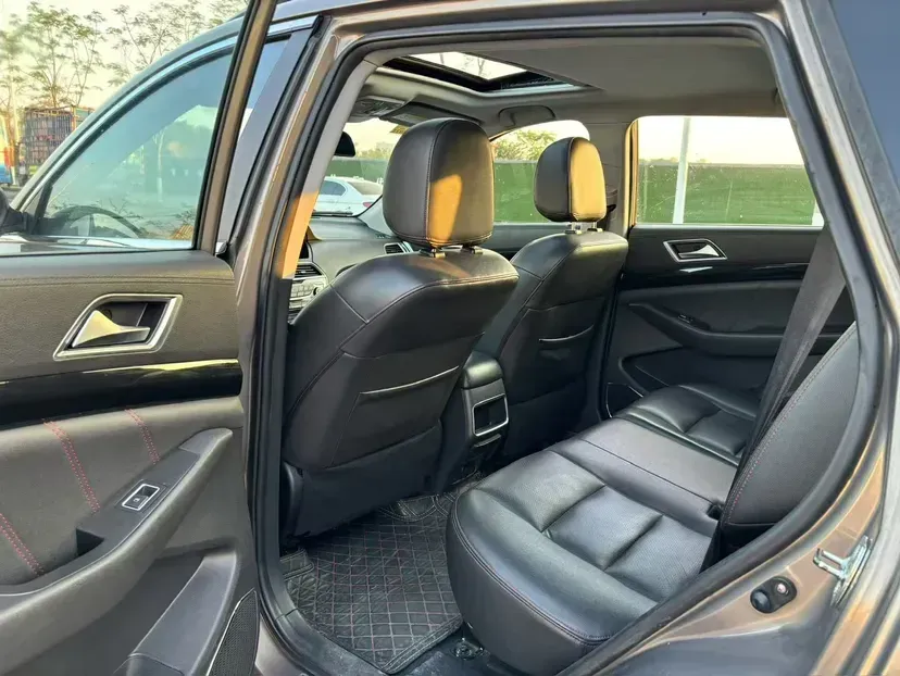 2017 Leopaard CS10 2.0T 177HP L4 6DCT,autocango,china used car exporter,china ev exporter,chinese used car exporter,chinese used ev exporter