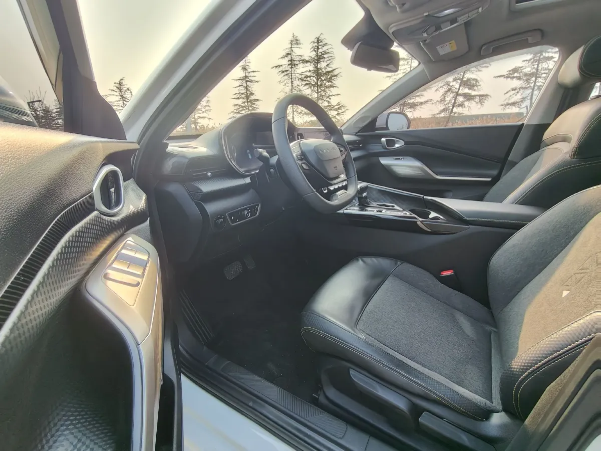 2020 BaoJun RC-5 1.5T 147HP L4 CVT,autocango,china used car exporter,china ev exporter,chinese used car exporter,chinese used ev exporter