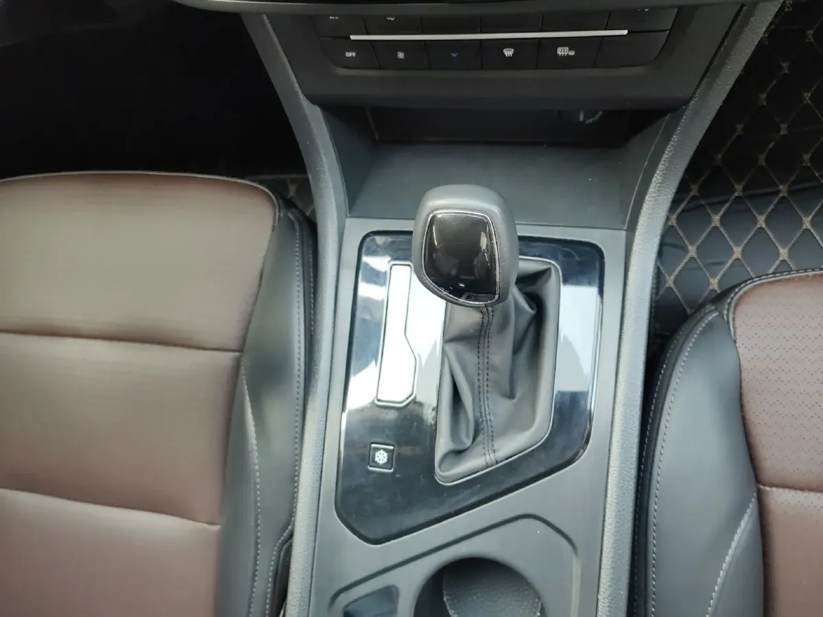 2021 DongFeng Fengon Fengon S560 1.5T 150HP L4 CVT,autocango,china used car exporter,china ev exporter,chinese used car exporter,chinese used ev exporter