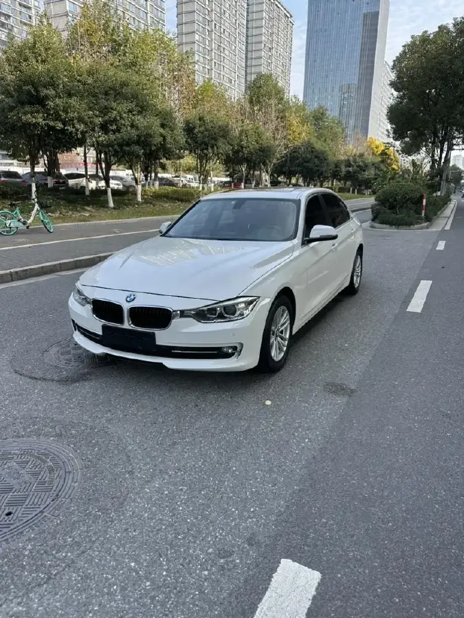 2015 BMW 3 Series 2.0T 184HP L4 8AT