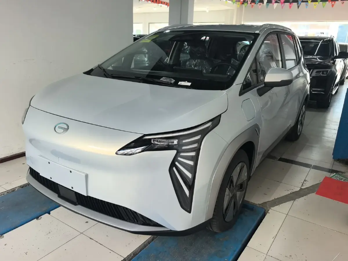 2024 Aion Y BEV 49.75KWH