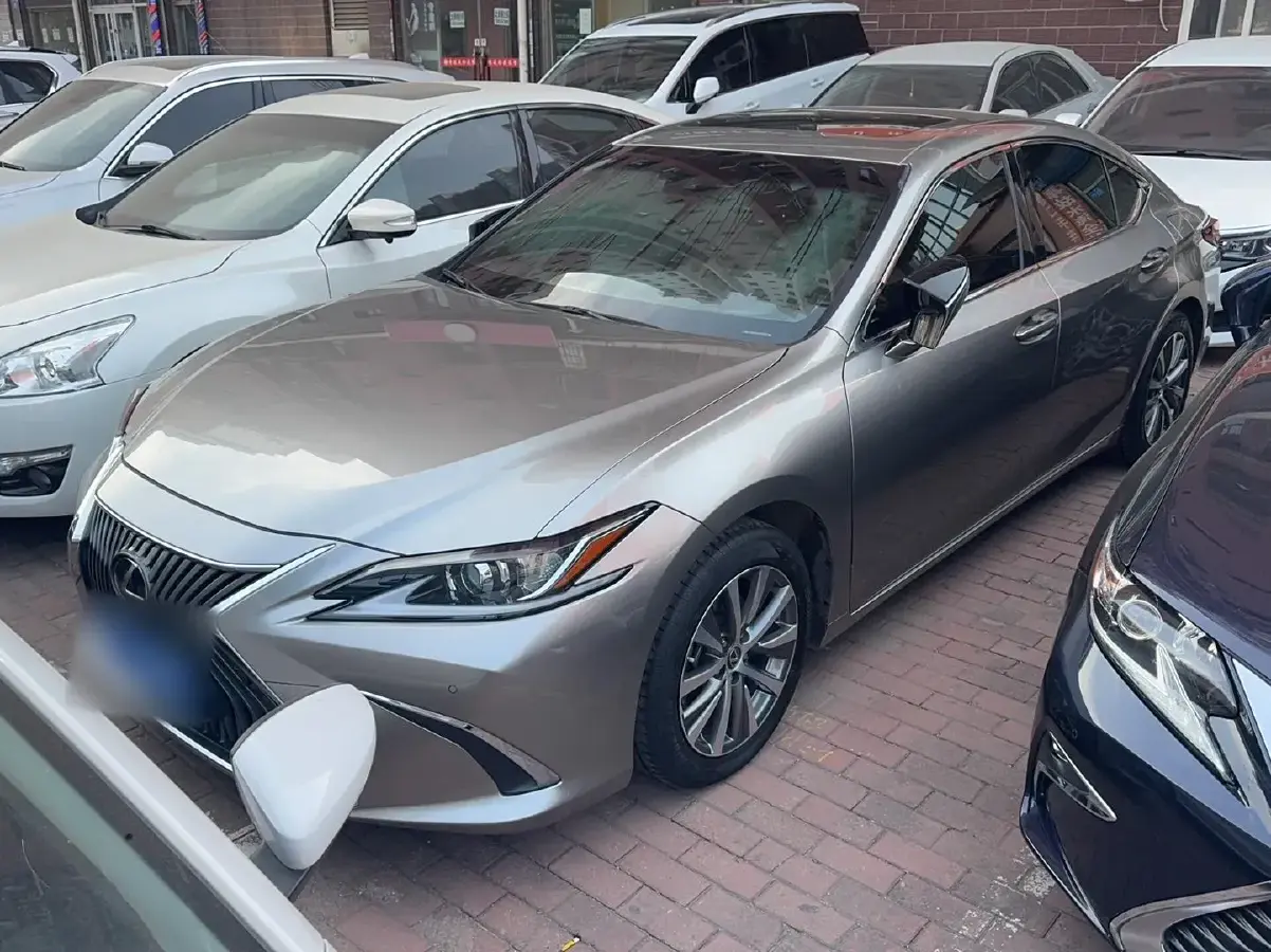 2020 Lexus ES 2.0L 173HP L4 CVT