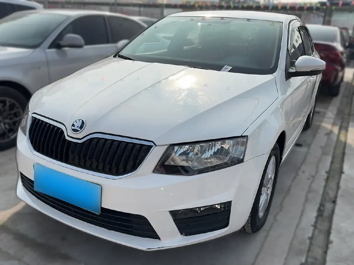 2017 Skoda Octavia 1.6L 110HP L4 5MT