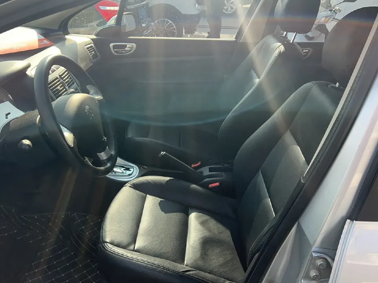 2012 Peugeot 307 1.6L 106HP L4 4AT,autocango,china used car exporter,china ev exporter,chinese used car exporter,chinese used ev exporter