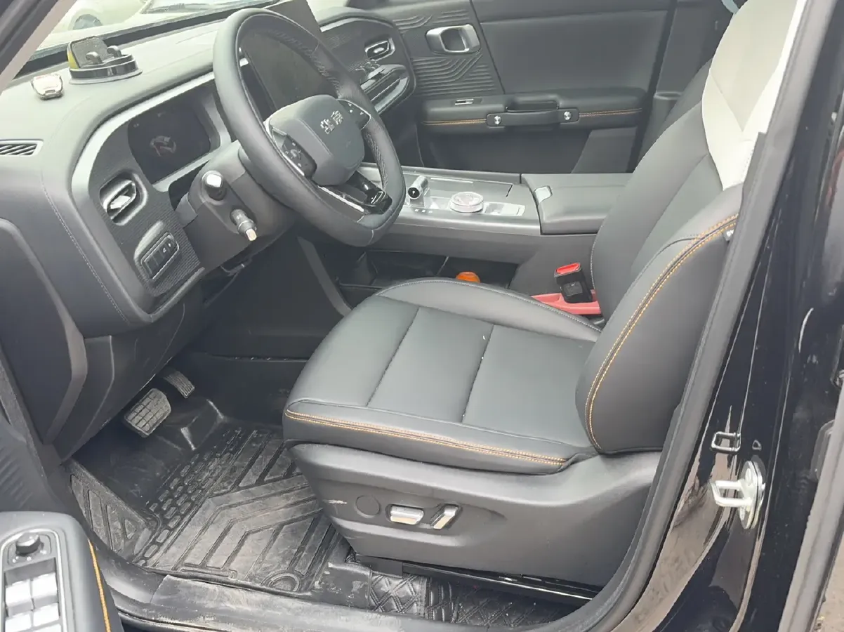 2024 BeiJing BJ30 1.5T 188HP L4 7DCT,autocango,china used car exporter,china ev exporter,chinese used car exporter,chinese used ev exporter