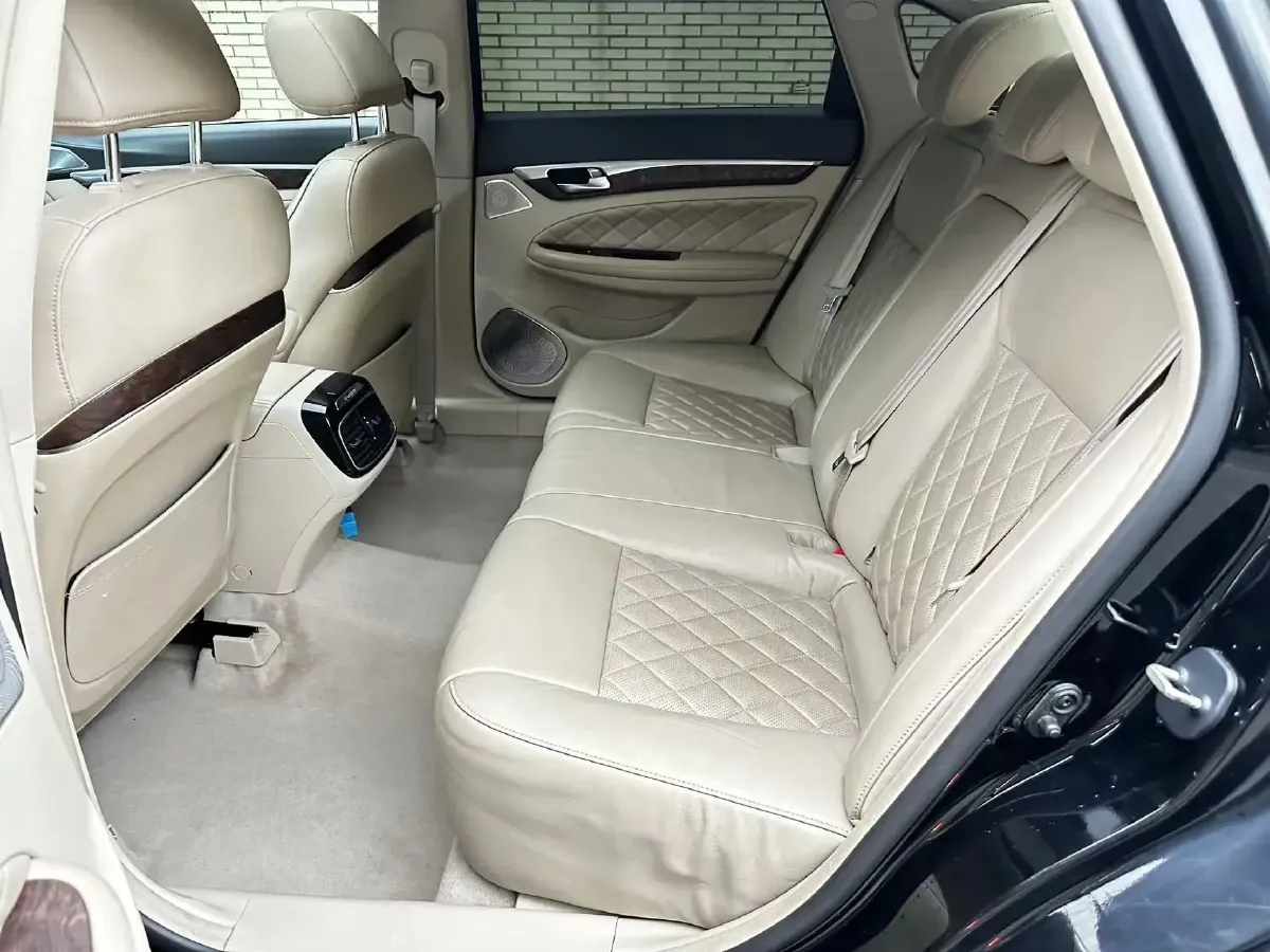 2016 GAC Trumpchi GA8 2.0T 197HP L4 6AT,autocango,china used car exporter,china ev exporter,chinese used car exporter,chinese used ev exporter