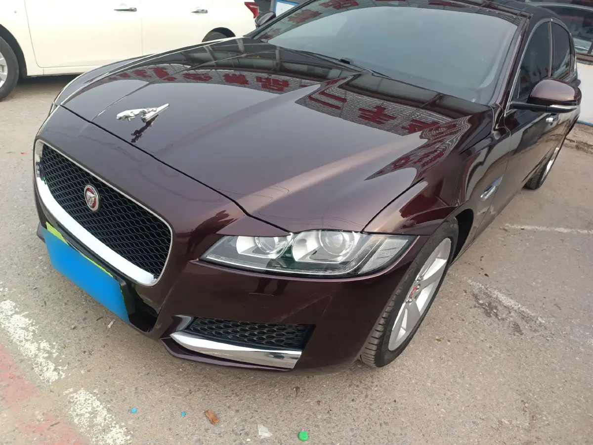 2020 Jaguar XFL 2.0T 200HP L4 8AT