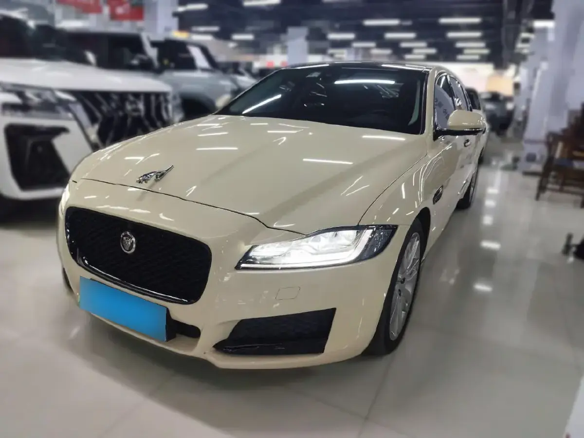2020 Jaguar XFL 2.0T 250HP L4 8AT