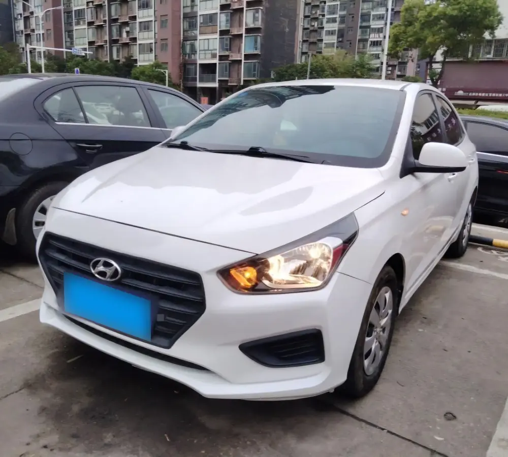 2017 Hyundai Reina 1.4L 95HP L4 5MT