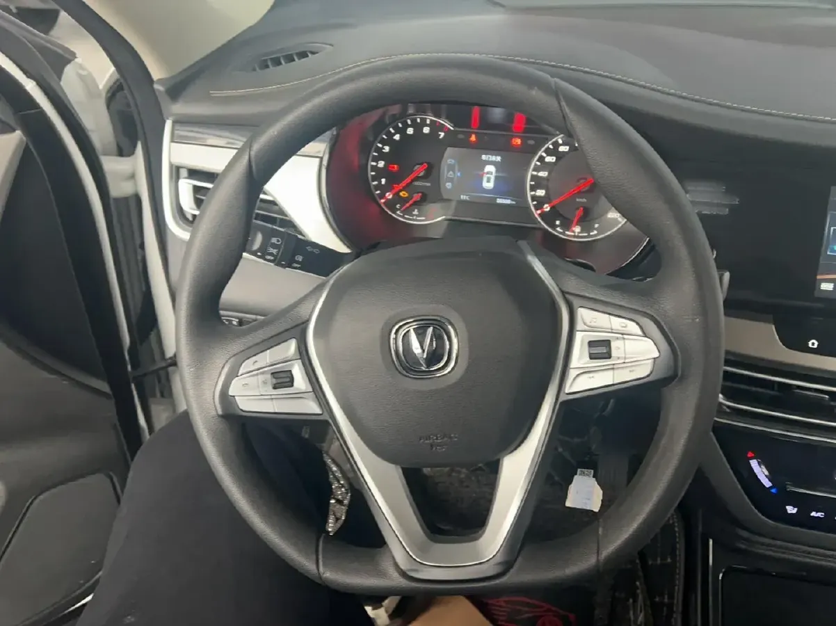 2019 ChangAn CS35 Plus 1.6L 128HP L4 5MT,autocango,china used car exporter,china ev exporter,chinese used car exporter,chinese used ev exporter