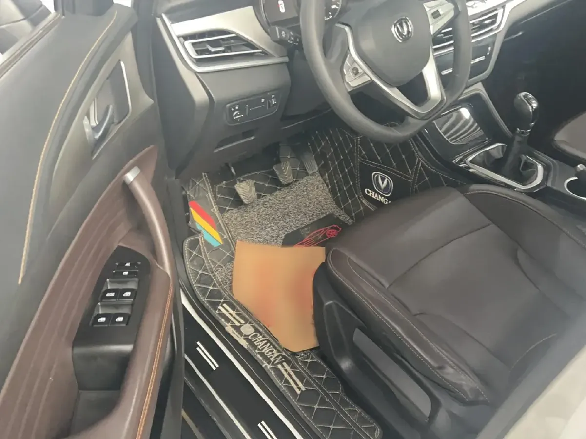 2019 ChangAn CS35 Plus 1.6L 128HP L4 5MT,autocango,china used car exporter,china ev exporter,chinese used car exporter,chinese used ev exporter