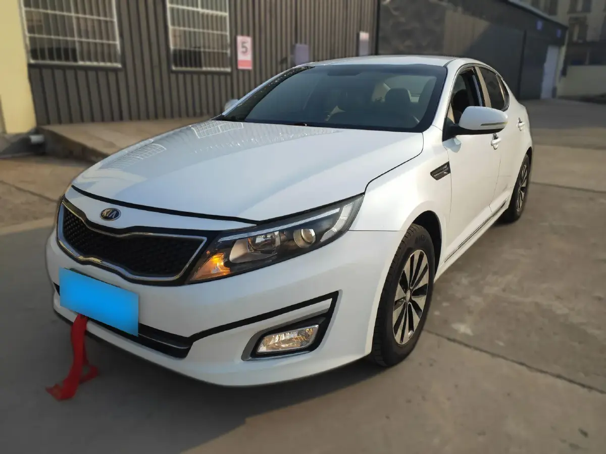 2014 Kia K5 2.0L 162HP L4 6MT