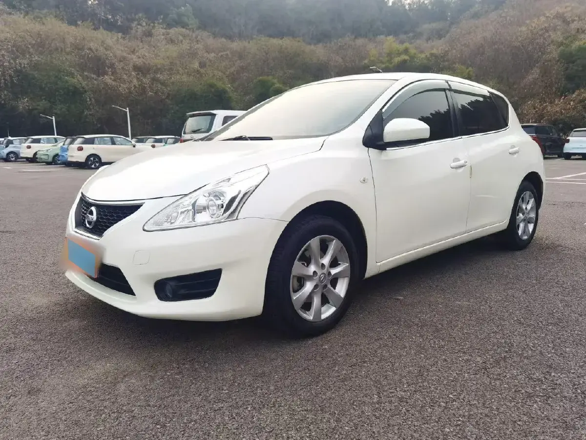 2014 Nissan Tiida 1.6L 126HP L4 CVT