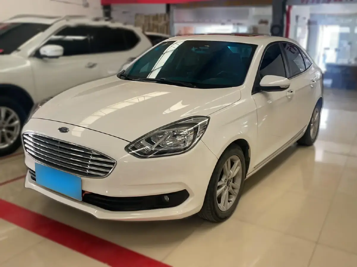 2019 Ford Escort 1.5L 122HP L3 6AT