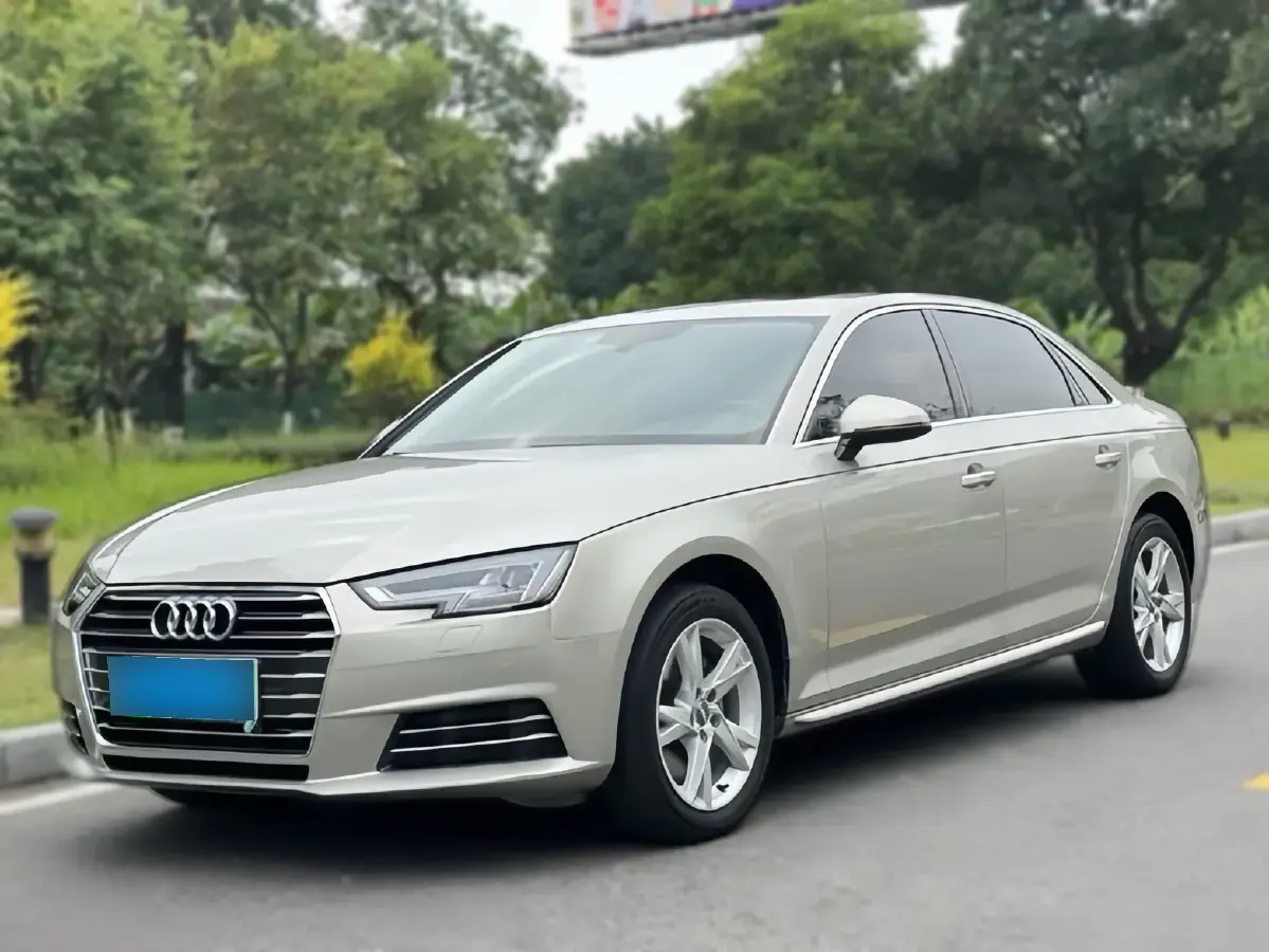 2017 Audi A4L 2.0T 190HP L4 7DCT