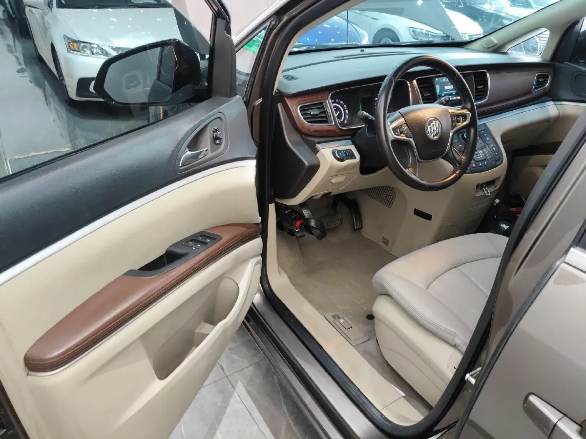 2017 Buick GL8 2.5L 200HP L4 6AT,autocango,china used car exporter,china ev exporter,chinese used car exporter,chinese used ev exporter