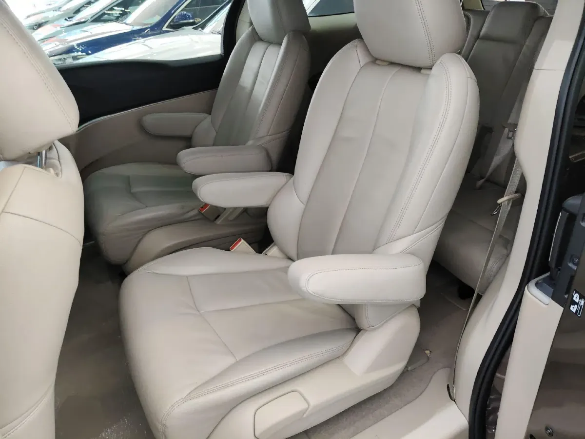 2017 Buick GL8 2.5L 200HP L4 6AT,autocango,china used car exporter,china ev exporter,chinese used car exporter,chinese used ev exporter