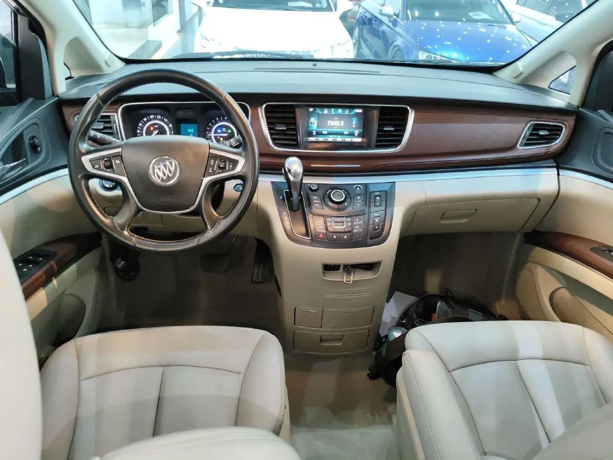 2017 Buick GL8 2.5L 200HP L4 6AT,autocango,china used car exporter,china ev exporter,chinese used car exporter,chinese used ev exporter